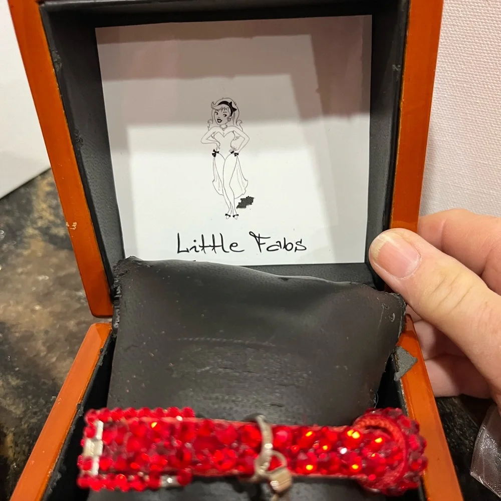 NWOT, Swarovski crystals Little Fabs Red Cat collar w/ box and xtra crystals.